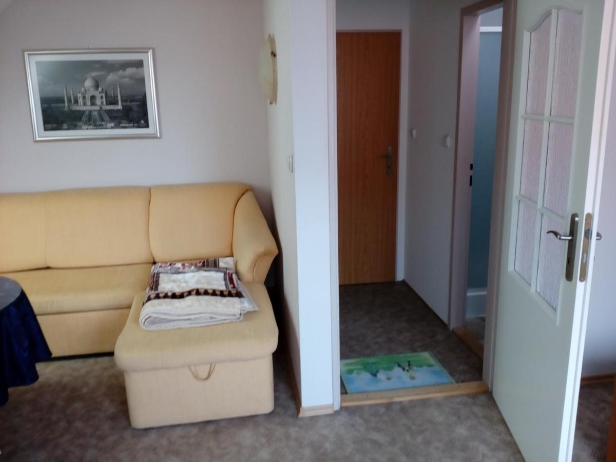 Beckov Platanus Bed & Breakfast エクステリア 写真