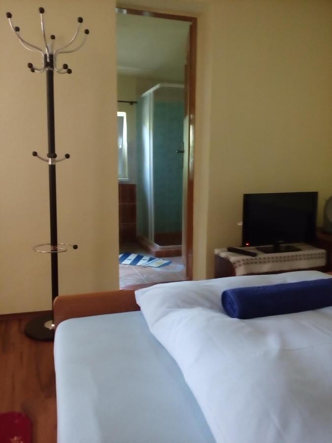 Beckov Platanus Bed & Breakfast エクステリア 写真