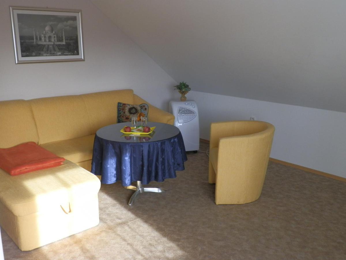 Beckov Platanus Bed & Breakfast エクステリア 写真