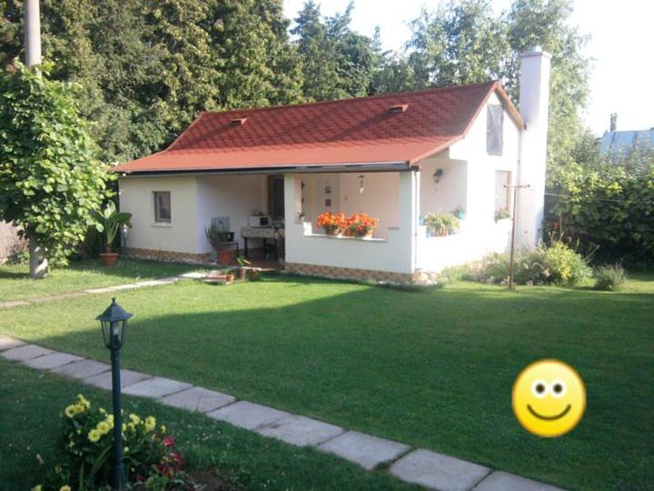 Beckov Platanus Bed & Breakfast エクステリア 写真