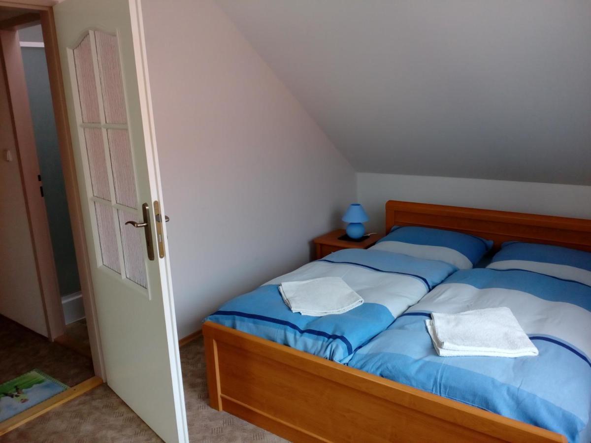 Beckov Platanus Bed & Breakfast エクステリア 写真
