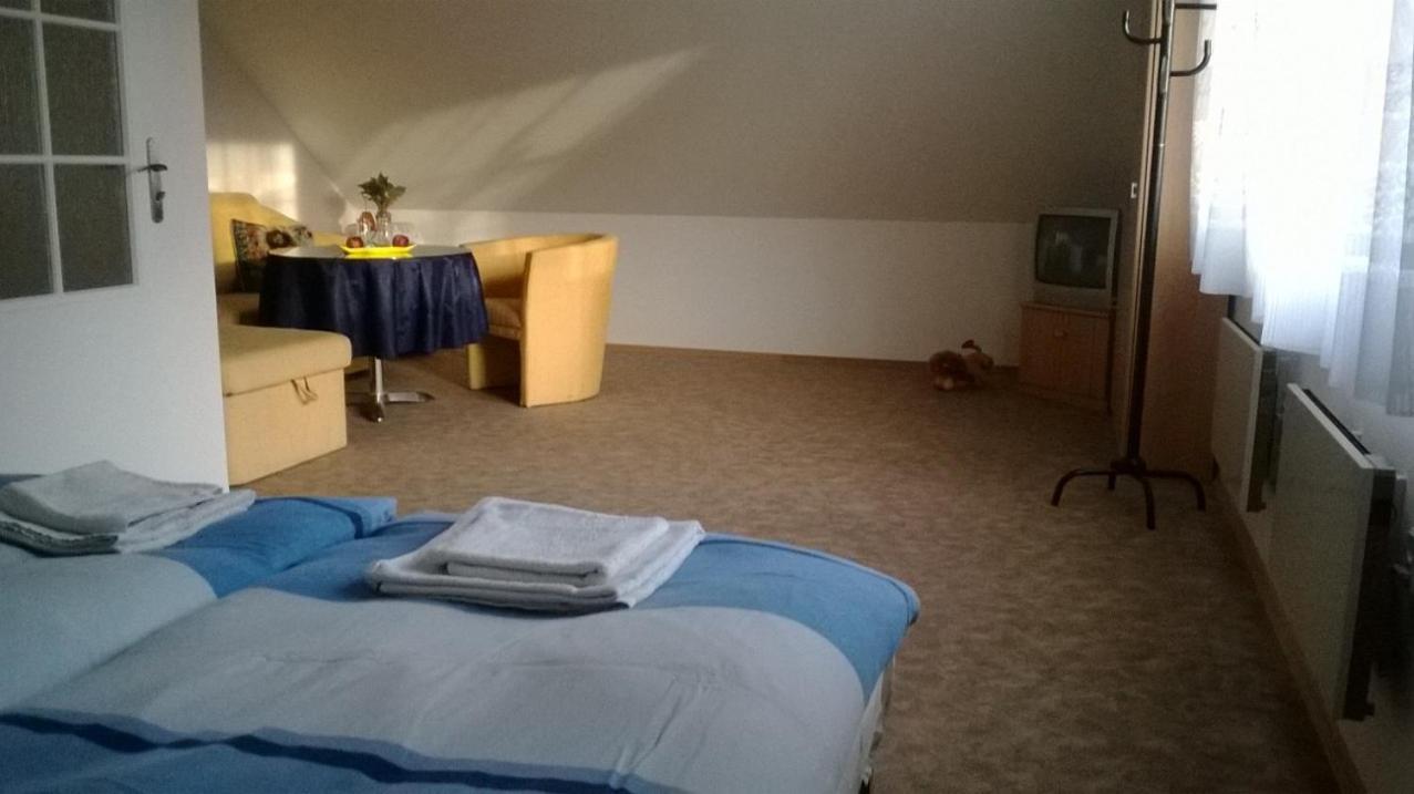 Beckov Platanus Bed & Breakfast エクステリア 写真